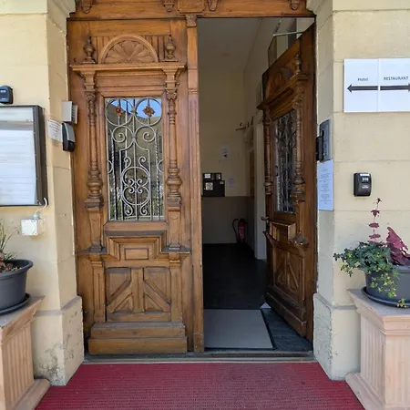 Harder Minerva Hotel